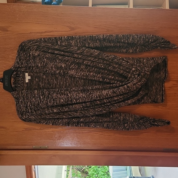 Low cut sweater - Picture 1 of 3